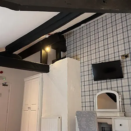 The Royal Oak Hotel *