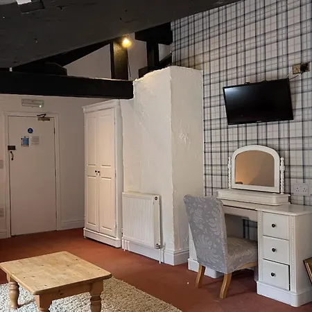 The Royal Oak Hotel *